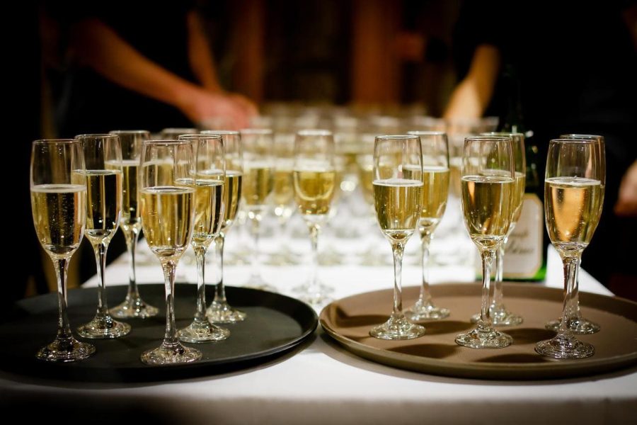 Sparkling wine for the wedding
